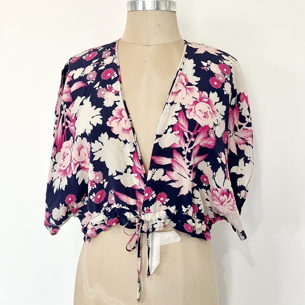 Topshop 100% Silk Short Sleeve Bolero Shrug Blouse Size 10 Navy Pink Floral Top