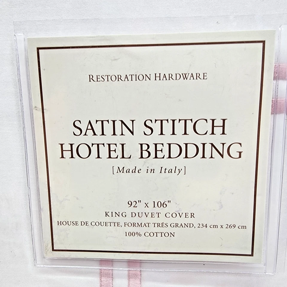 Herrajes de restauración doble puntada satinada blanca con funda nórdica Blush King Italia Foto 2 de 4