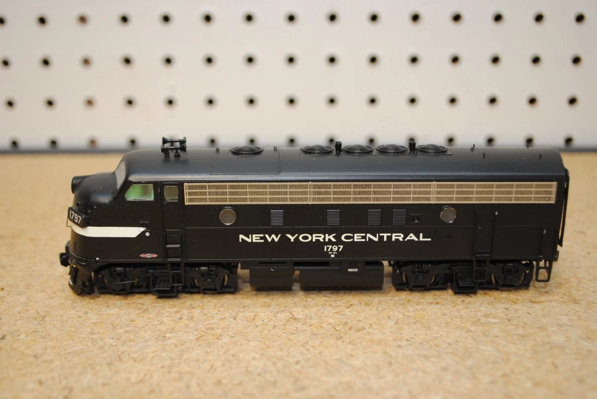 Preços baixos em EMD F7 em Locomotivas para ferreomodelismo Escala