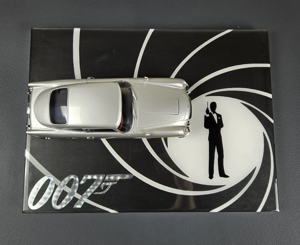 Montaje modelo arte pared temático Aston Martin DB5 James Bond 007 1/18 envío gratuito  Foto 2 de 4