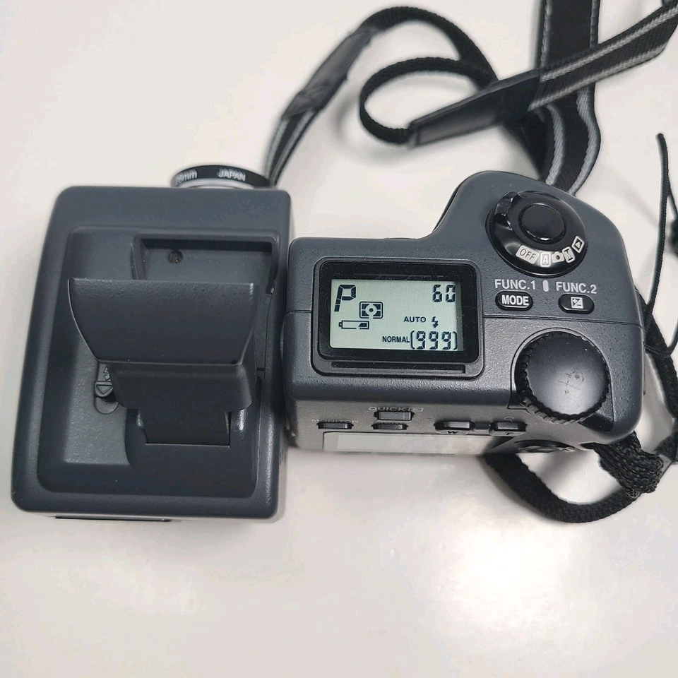 Nikon COOLPIX 995 3.2MP Digital Camera Black With Battery And Memory Card - Image 3 of 4