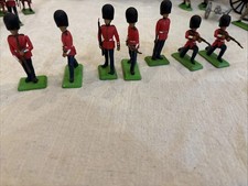 Vintage 7 Piece Set Britains Grenadier Guards   Ceremonial   7 Pcs   80s England