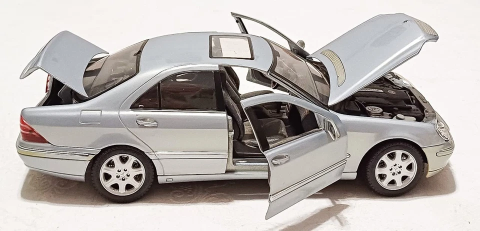 Maisto Mercedes-Benz S Class. Scala 1/18. Excellent condition, 4 aperture - Immagine 2 di 4