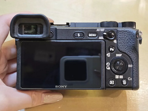 Sony Alpha a6400 Mirrorless 24.2MP 4K Video Digital Camera Body Only - 90%New - Afbeelding 7 van 8