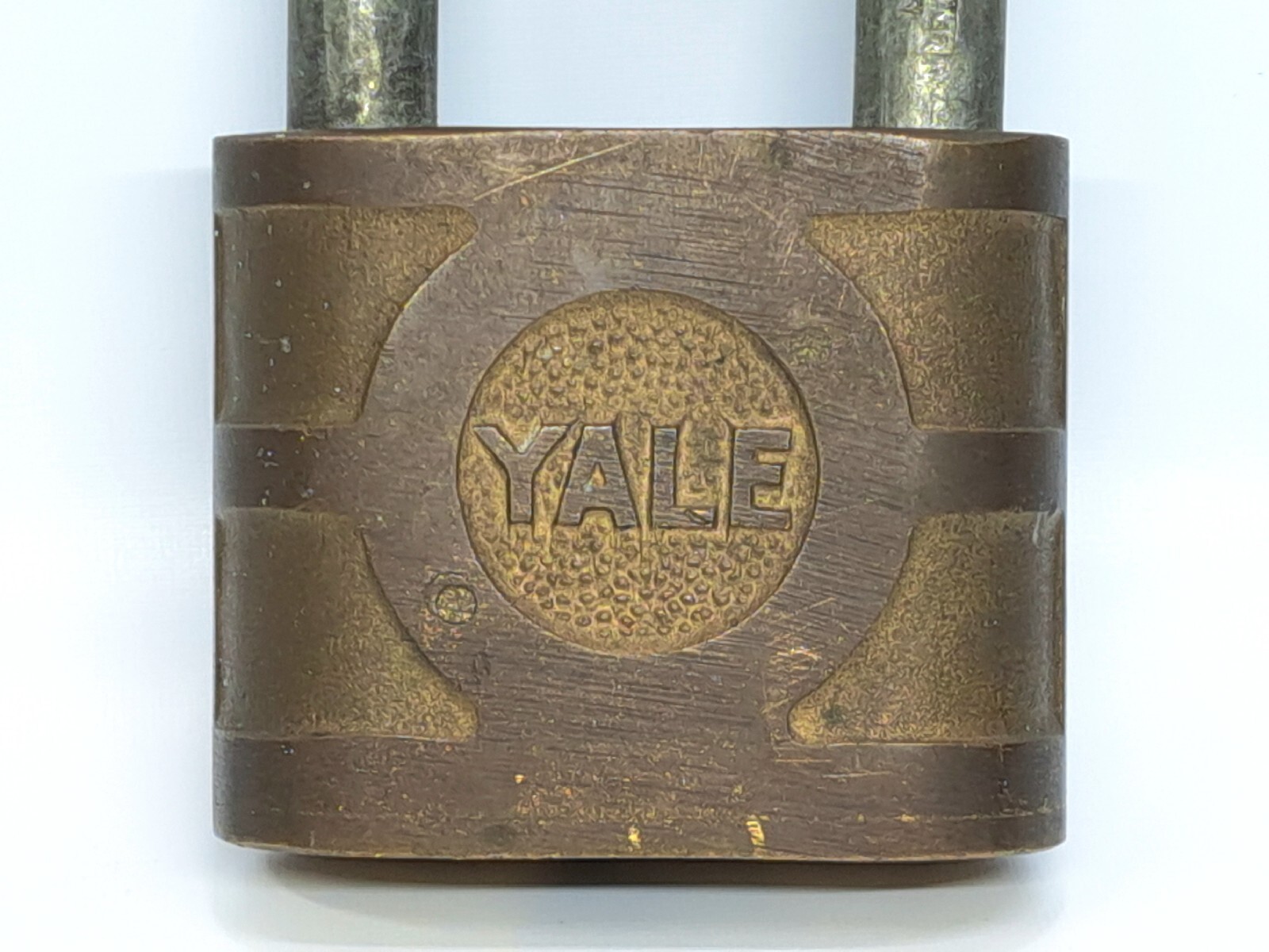VINTAGE YALE & TOWNE MFG CO SUPER PIN TUMBLER EMBOSSED BRASS PADLOCK W