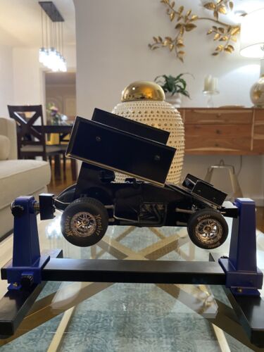 1RC1091 1/18th Sprint Car 3.0, Black, RTR With Show Stand. - Picture 2 of 13
