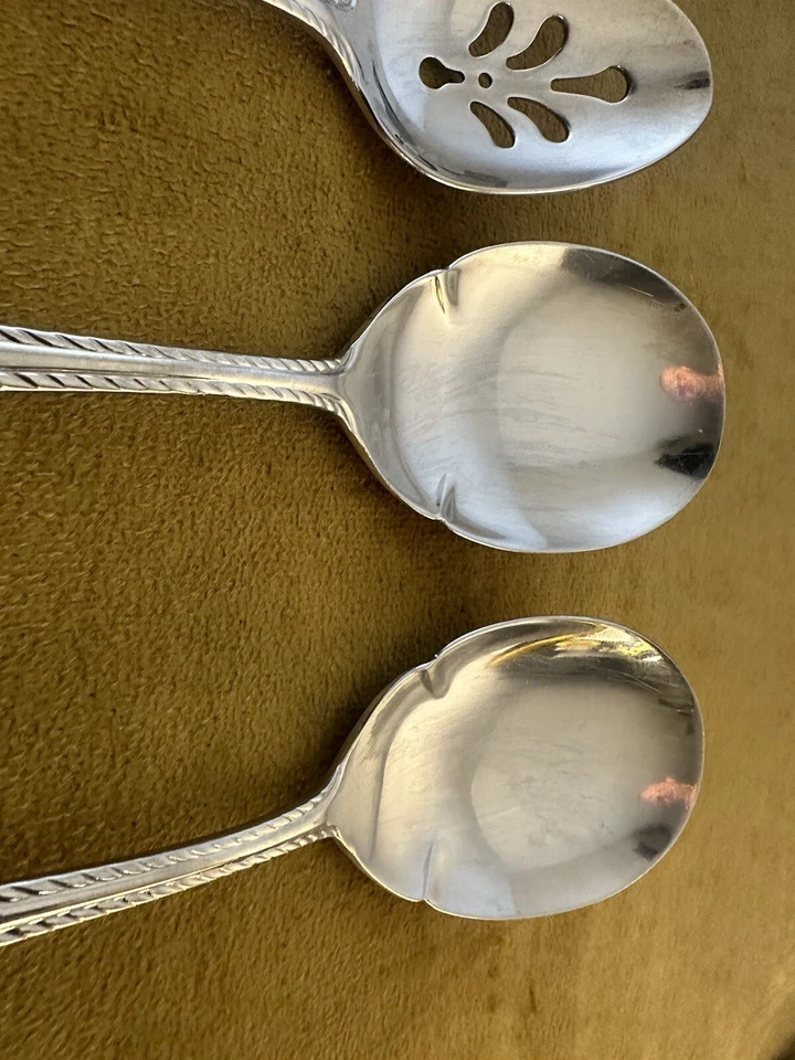 Tenedor para servir Oneida BELMONT LYONS (2) cucharas para cazuela + cuchara ranurada Foto 4 de 4