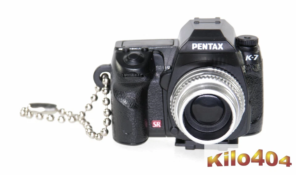 Pentax K-7 + 77mm ✯ Schlüsselanhänger ✯ Schwarz ✯ Attrappe ✯ Ohne Funktion ✯ 