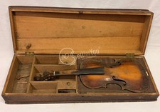 Antico violino vintage con custodia coffin in legno fine XIX inizio XX secolo