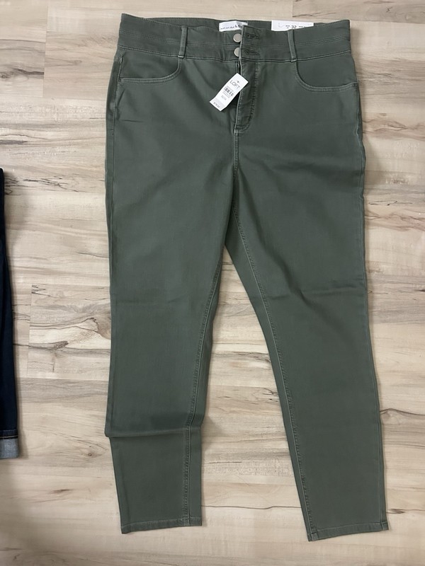 NWT WOMENS LOFT GREEN HIGH WAIST SKINNY JEANS SIZE 14 MADE & LOVED BUTTON