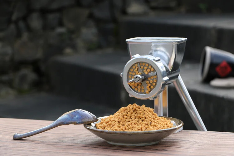 Small Home Manual Fish Bait Pellet Making Pet Cat and Dog Feed Pellet Machine