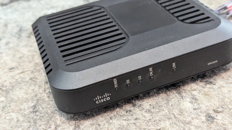 Cisco DPC3010 DOCSIS 3.0 Cable Modem w/ powerCord, Cat6 Ethernet Cable - Image 3 of 4