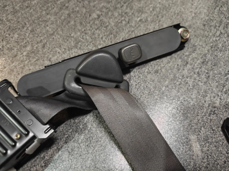 Cinturón de seguridad delantero negro Subaru Impreza 2.5RS 1998-2001 lado del pasajero GC8 Foto 4 de 4