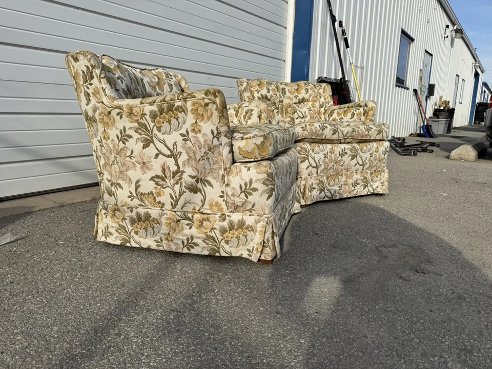 一对中世纪现代 Milo Baughman 平台底座旋转俱乐部椅 — 第 3/4 张图片