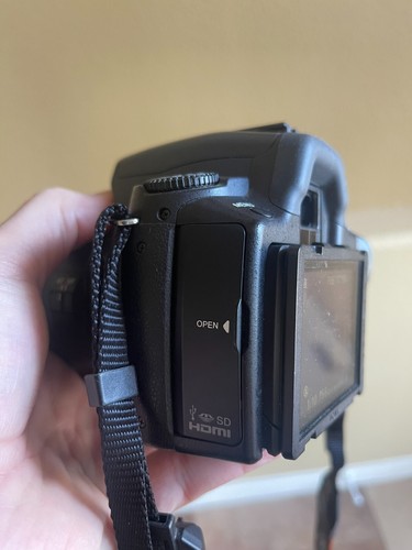 Sony Alpha DSLR-A390 14.2MP Digital SLR Camera Bundle - Picture 8 of 22