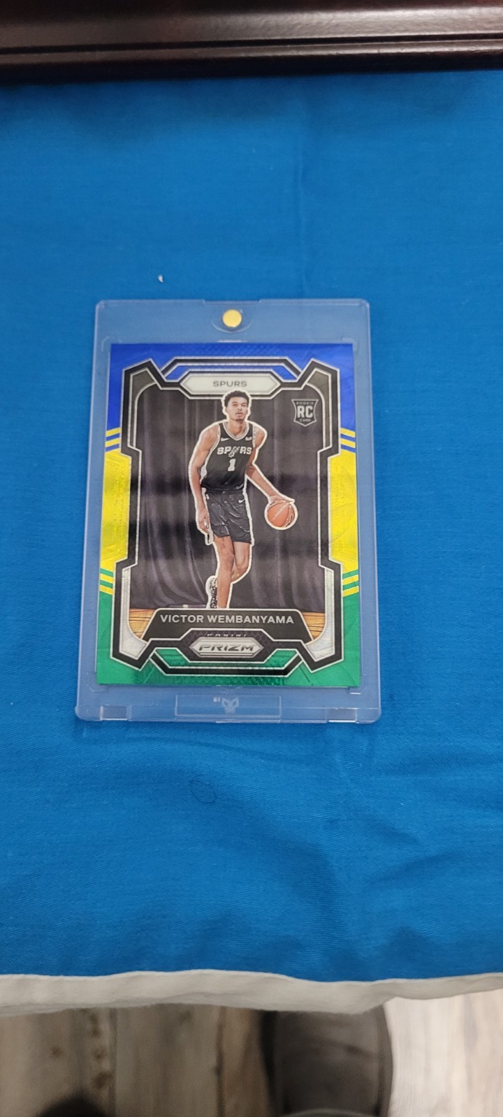 VICTOR WEMBANYAMA 2023-24 PRIZM ROOKIE BLUE YELLOW GREEN CHOICE RC #136