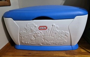 Vintage Little Tikes Blue White Plastic Toy Box With Lid Embossed Animal Theme