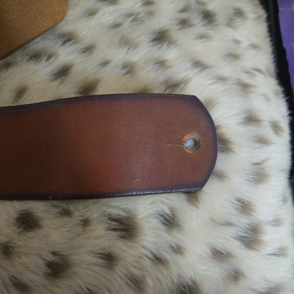 Vintage 1970's  Wide Leather Guitar Strap Brown - Image 3 of 4