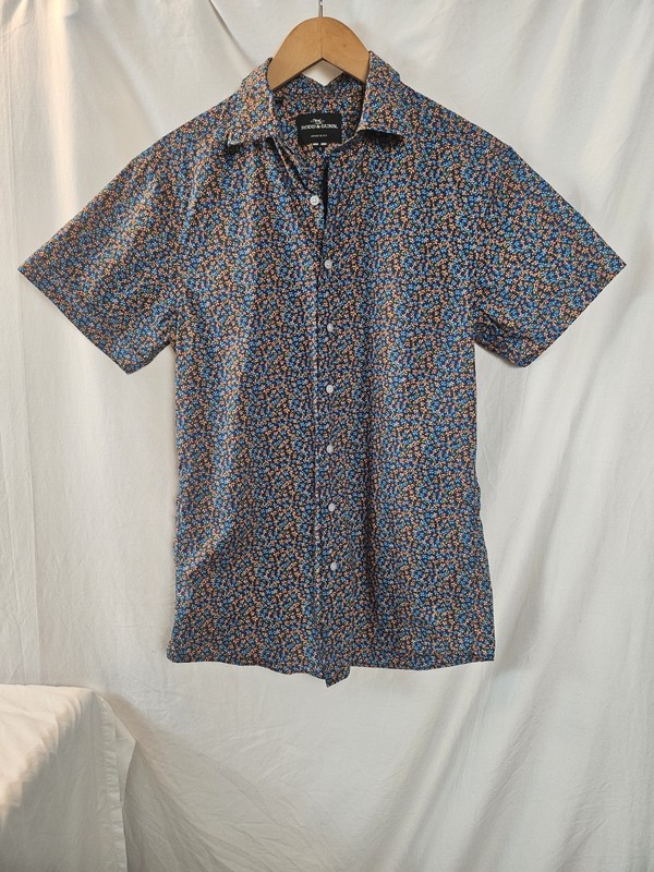 Rodd & Gunn Men's Short Sleeve button Up Floral Print Ahirt Size Small