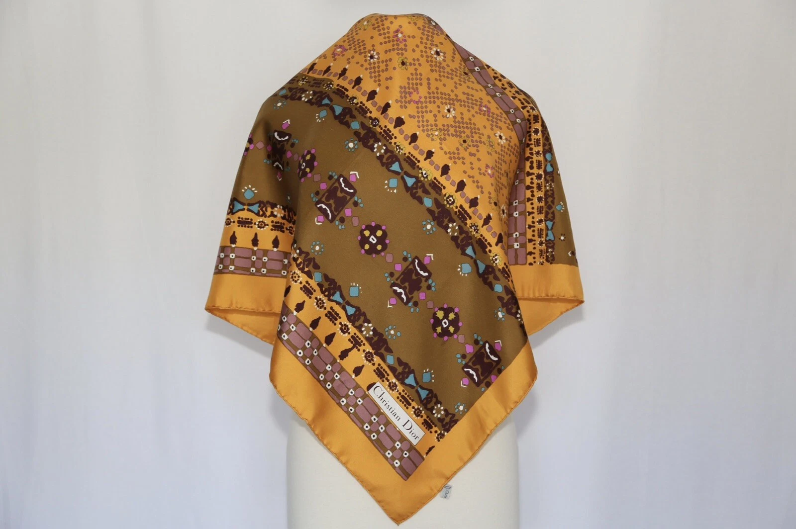 Authentique foulard sergé de soie Christian Dior Made in France années 60 vintage magnifique