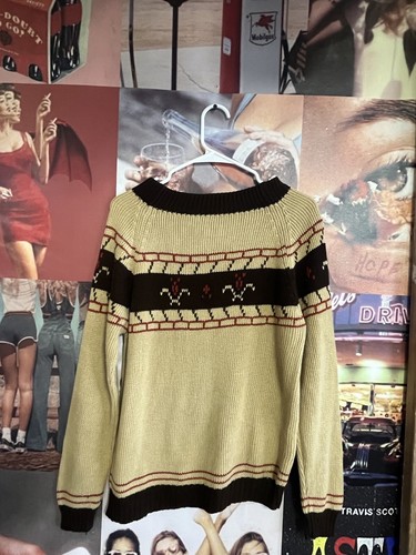 Vintage 70’s printed sweater with wide neck size large - Picture 7 of 10