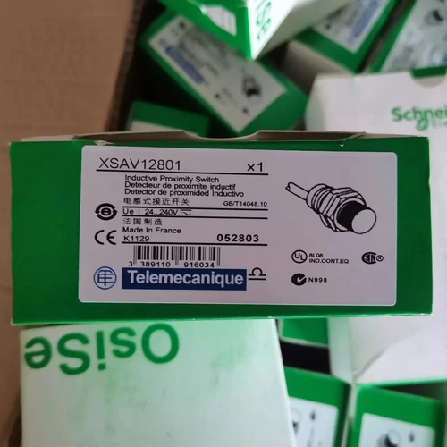 XSAV12801 1PC New in Box Schneider Llimit Switch XSA-V12801 Fast Shipping - Picture 1 of 4