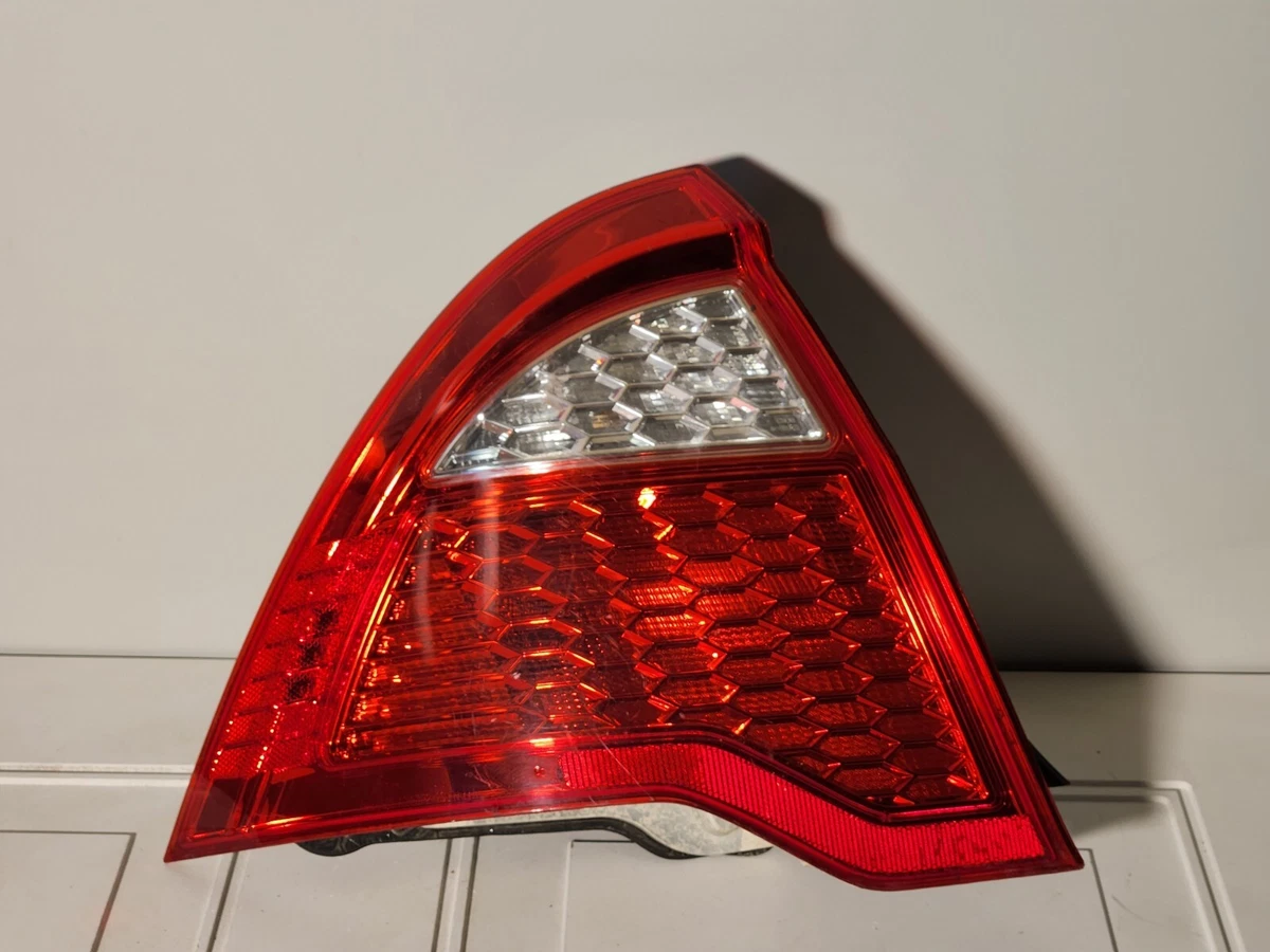 2012 ford 2024 fusion tail light