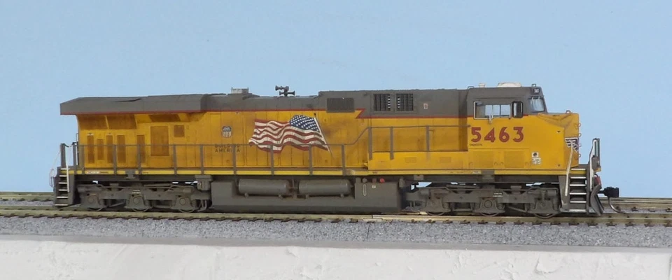 HO InterMountain 49701-11 Union Pacific UP 5463 ES44AC Gevo DCC Only Weathered - Image 3 of 4