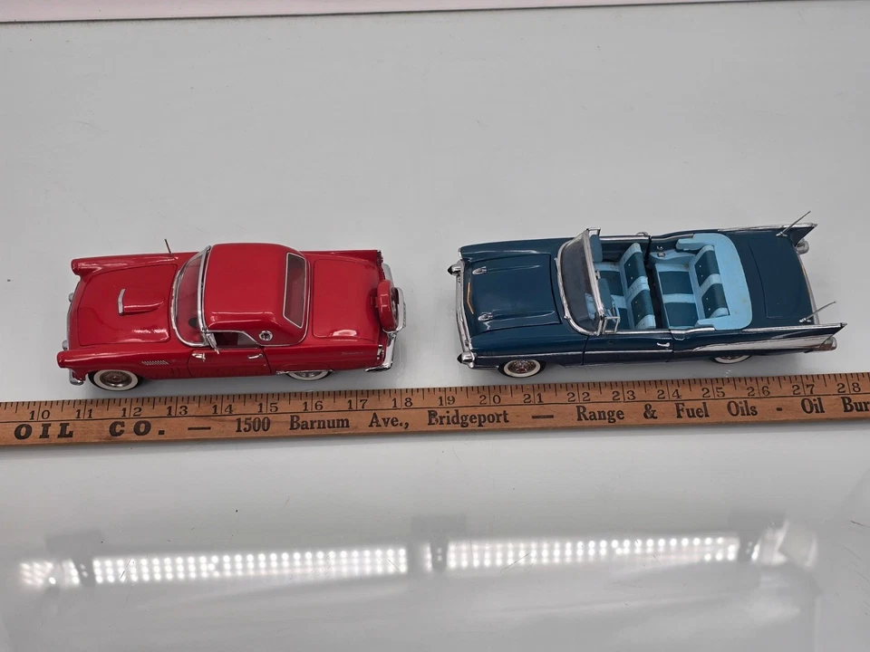 1957 FORD THUNDERBIRD RED 1957 CHEVROLET BEL AIR CONVERTIBLE BLUE DIECAST LOT - Image 2 of 4