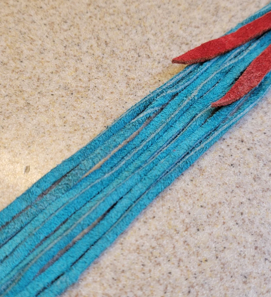 复古 Western Concho 吊坠麂皮绒皮革 9.5 英寸长条纹流苏钥匙扣 — 第 4/4 张图片