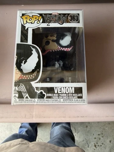 Funko Pop! Vinyl: Marvel - Venom (As Eddie Brock) #363 W/ Protector