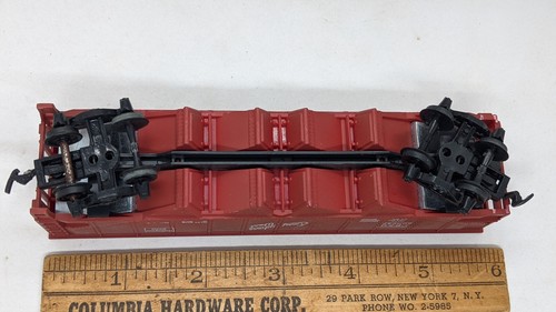 TYCO EVERYWHERE WEST CB&Q 300747 RED HOPPER CAR HO SCALE. BURLINGTON VINTAGE - Picture 3 of 13