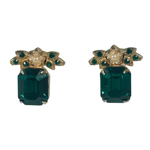 Vintage Coro Emerald Green Color Faux Pearl Flower Screw Back Earrings