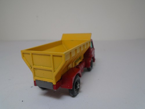 MATCHBOX #70B-3 FORD GRIT SPREADER TRUCK. RESTORED/MODIFIED. RARE DARK YELLOW.NM - Picture 11 of 12