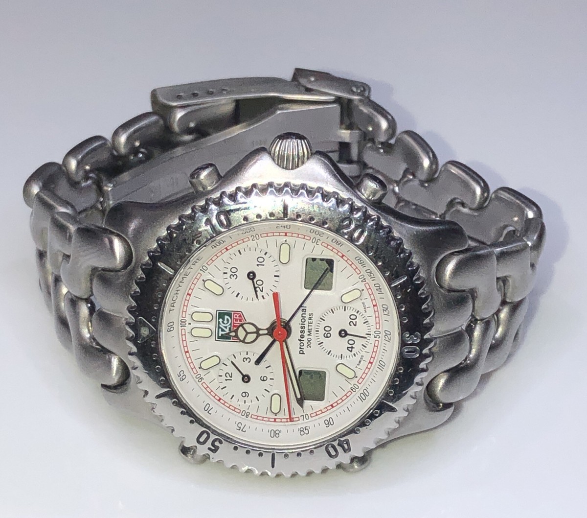 TAG Heuer Professional Men's 200 Meters Quartz Swiss Made