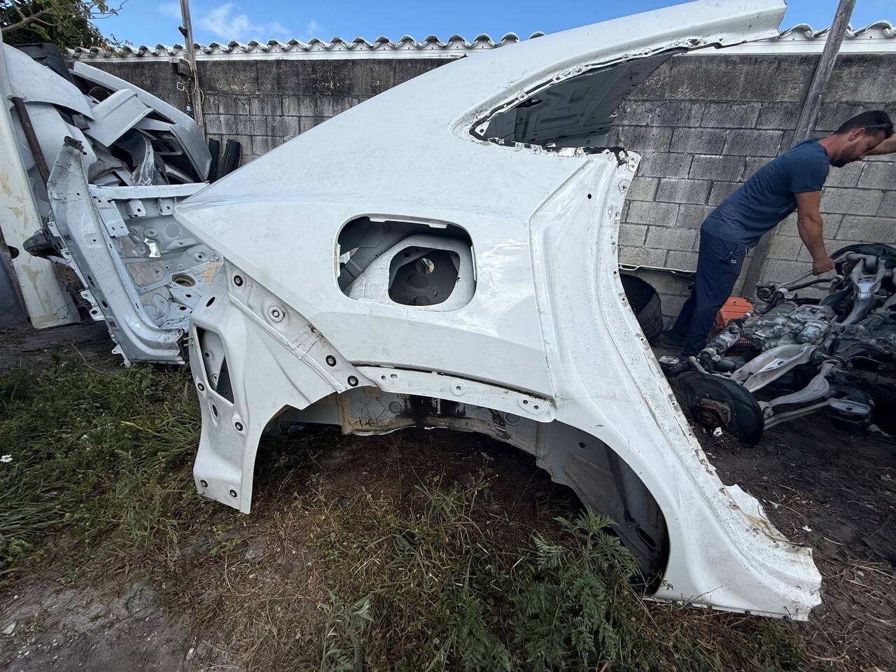 2019 - 2024 Lamborghini urus rear clip / left and right quarter panel
