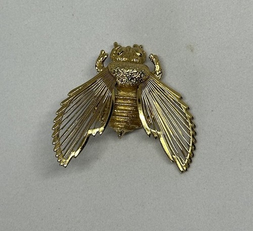 Vintage Monet Gold Tone Bumblebee Detailed Brooch Pin 1.25” Long, 7.4g