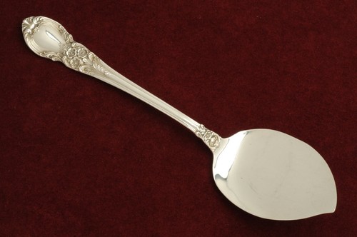 American Victorian by Lunt Sterling Silver Jelly Spoon 6"
