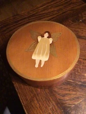 1999 Folk Artist JORETTA HEADLEE “Angel” SHAKER BOX Christmas Xmas holiday Decor