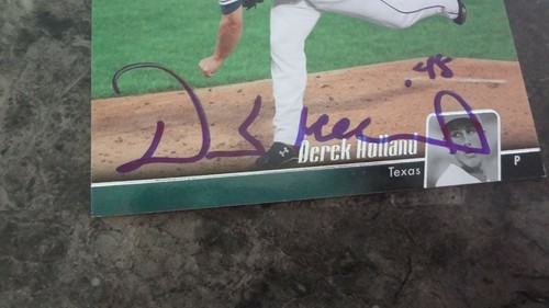 2010 UPPER DECK DEREK HOLLAND AUTOGRAPHED BASEBALL CARD - Picture 2 of 2