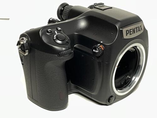 Pentax 645Z Medium Format Digital Camera MCK601 - Picture 6 of 7