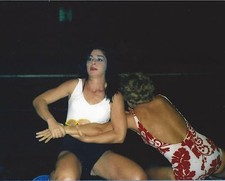 DONNA CHRISTIANO vs MAE YOUNG 8X10 PHOTO WRESTLING PICTURE WWF