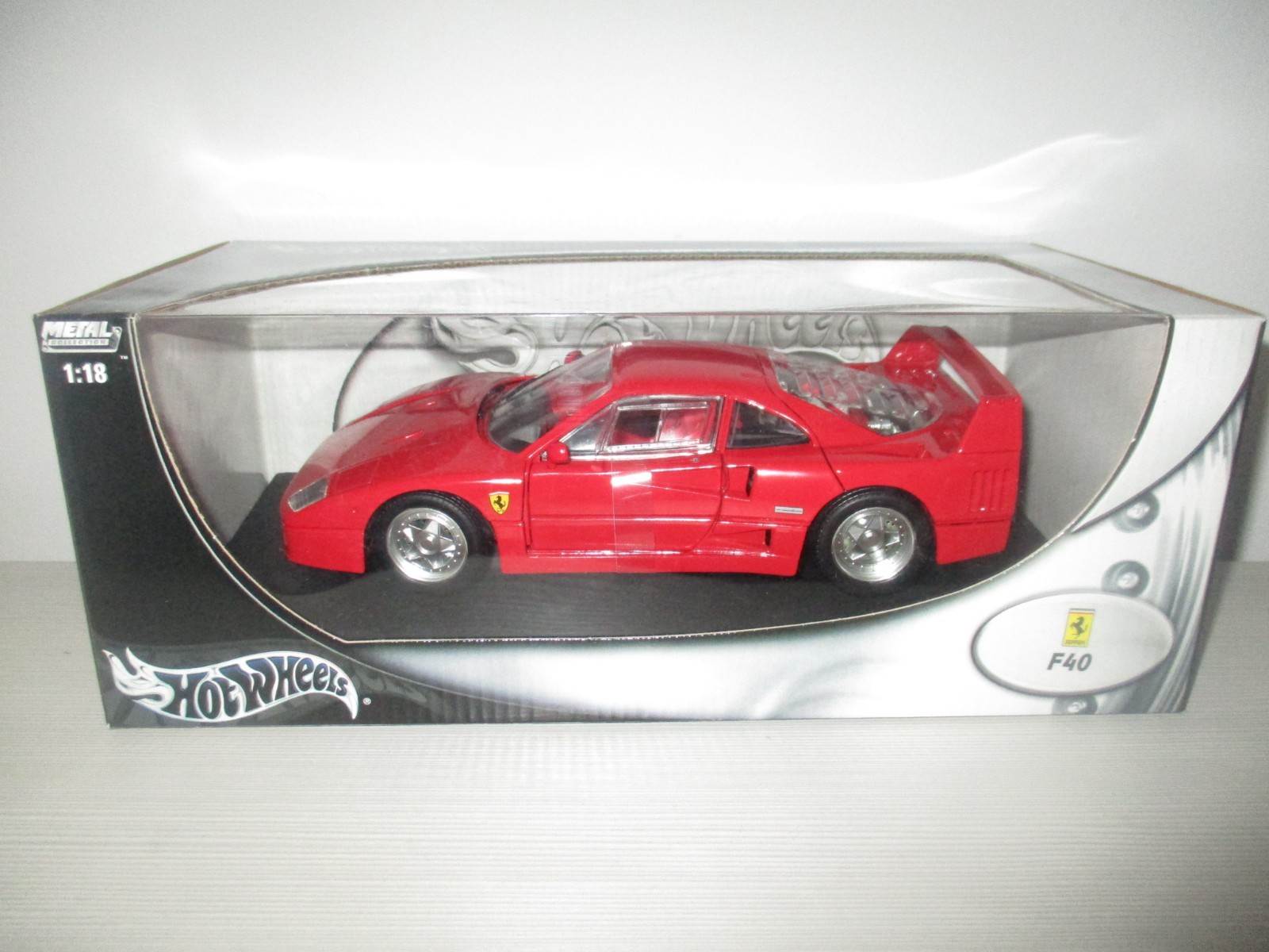 FERRARI F40 calienteruedaS 23911 SCALA 1 18 Sconto del 70% a buon mercato FERRARI F40 calienteruedaS 23911 SCALA 1 18 18 18 prezzi più bassi