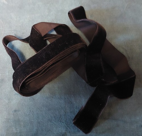 Samtband schwarz Länge 90 cm Breite 20 mm