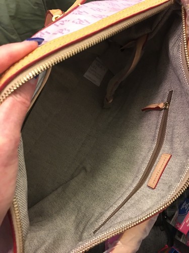Dooney And Bourke große lavendelfarbene Umhängetasche/Handgelenktasche neu mit Etikett - Bild 9 von 12