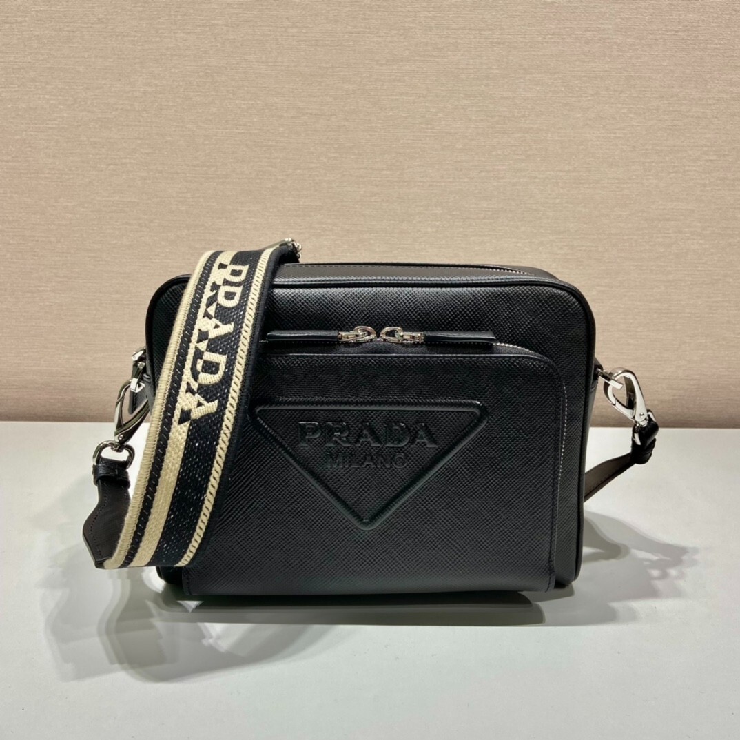 ショルダーバッグ PRADA Men Shoulder bag Black 2VH1922DMG F0002 PRADA Crossbody Bag Men Black - Saffiano Leather - Unisex