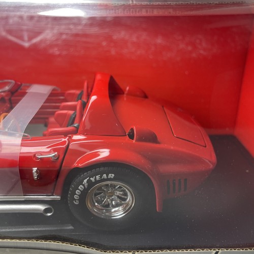 Road Signature 1964 Chevrolet Corvette Grand Sport Red 1:18 NEW - Picture 12 of 15