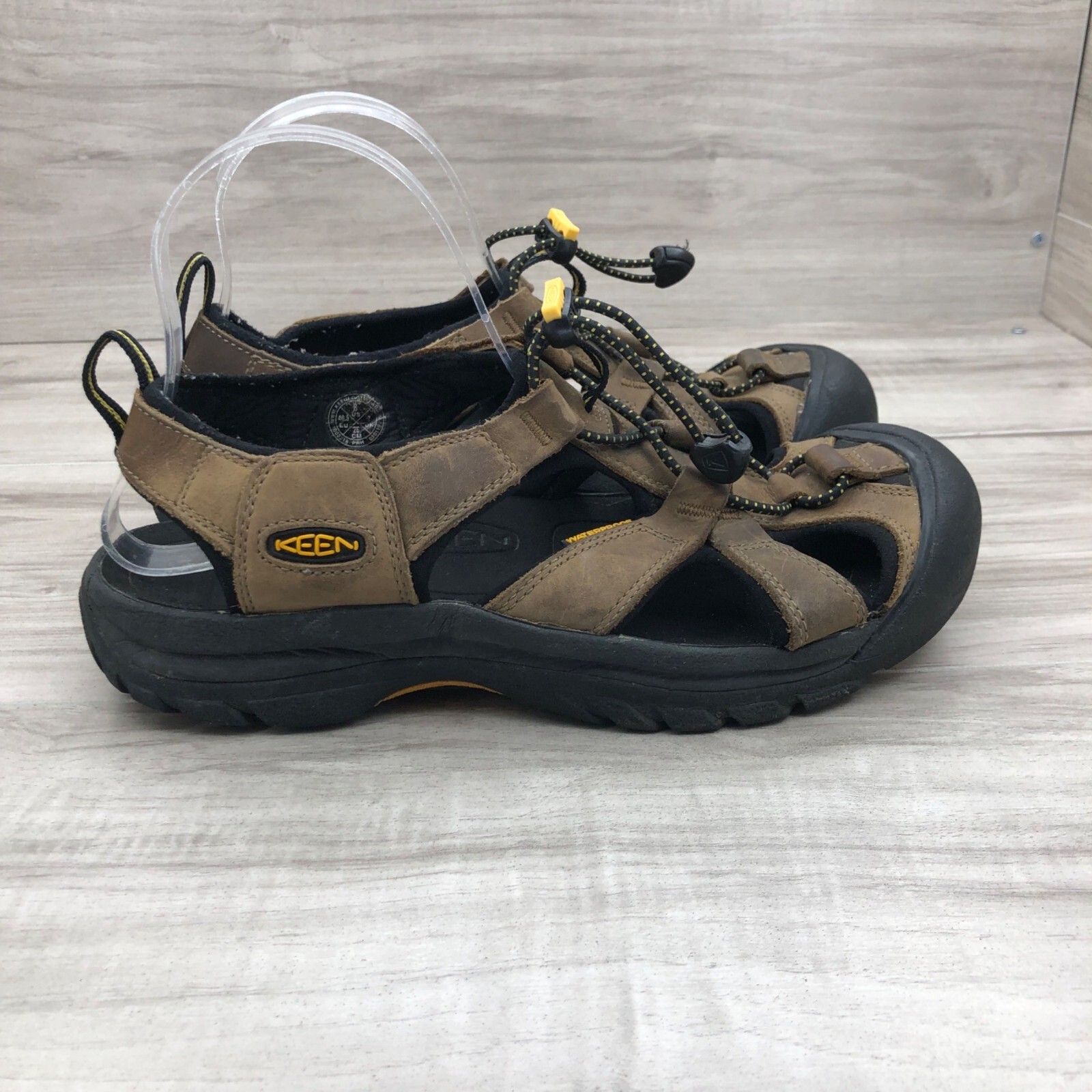 Sandali Keen uomo 8 Newport pescatore pelle marrone slip on scarpe outdoor