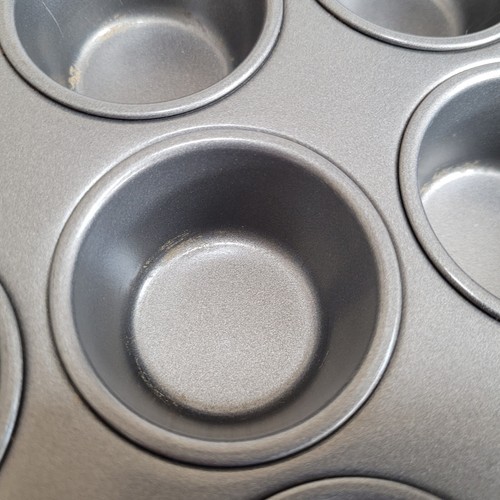 Calphalon 24 Tassen Mini Muffin Cupcake Antihaft Hochwertige Backformen Sauber - Bild 10 von 19