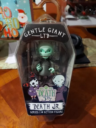 Collectible Gentle Giant LTD Death Jr. Series 1 Action Figure Sealed.